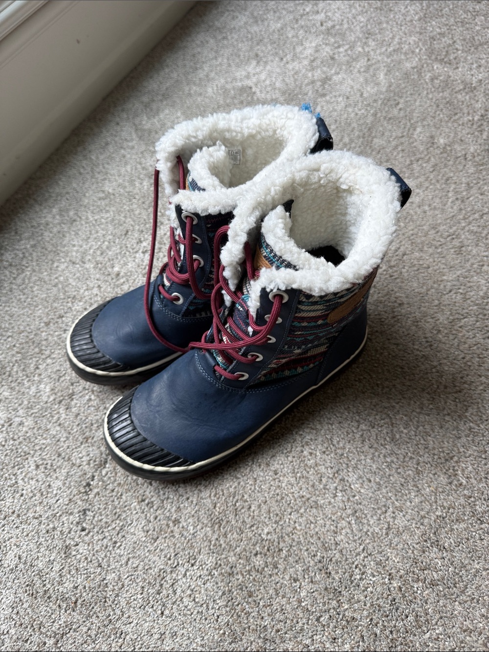 Keen Navy Boots with White Faux-Fur and Burgundy Laces